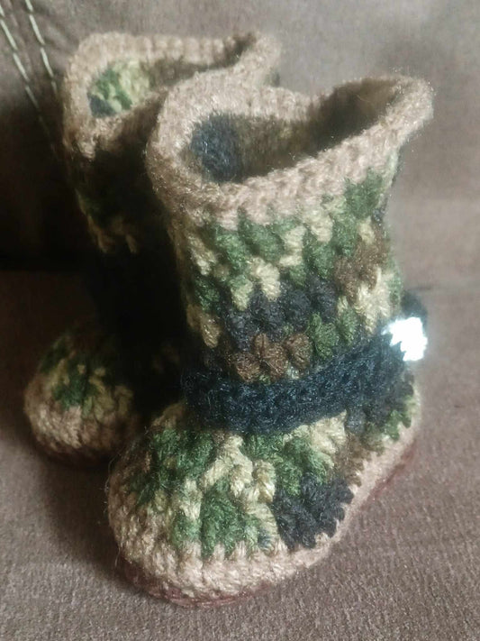 Crochet newborn cowboy boots